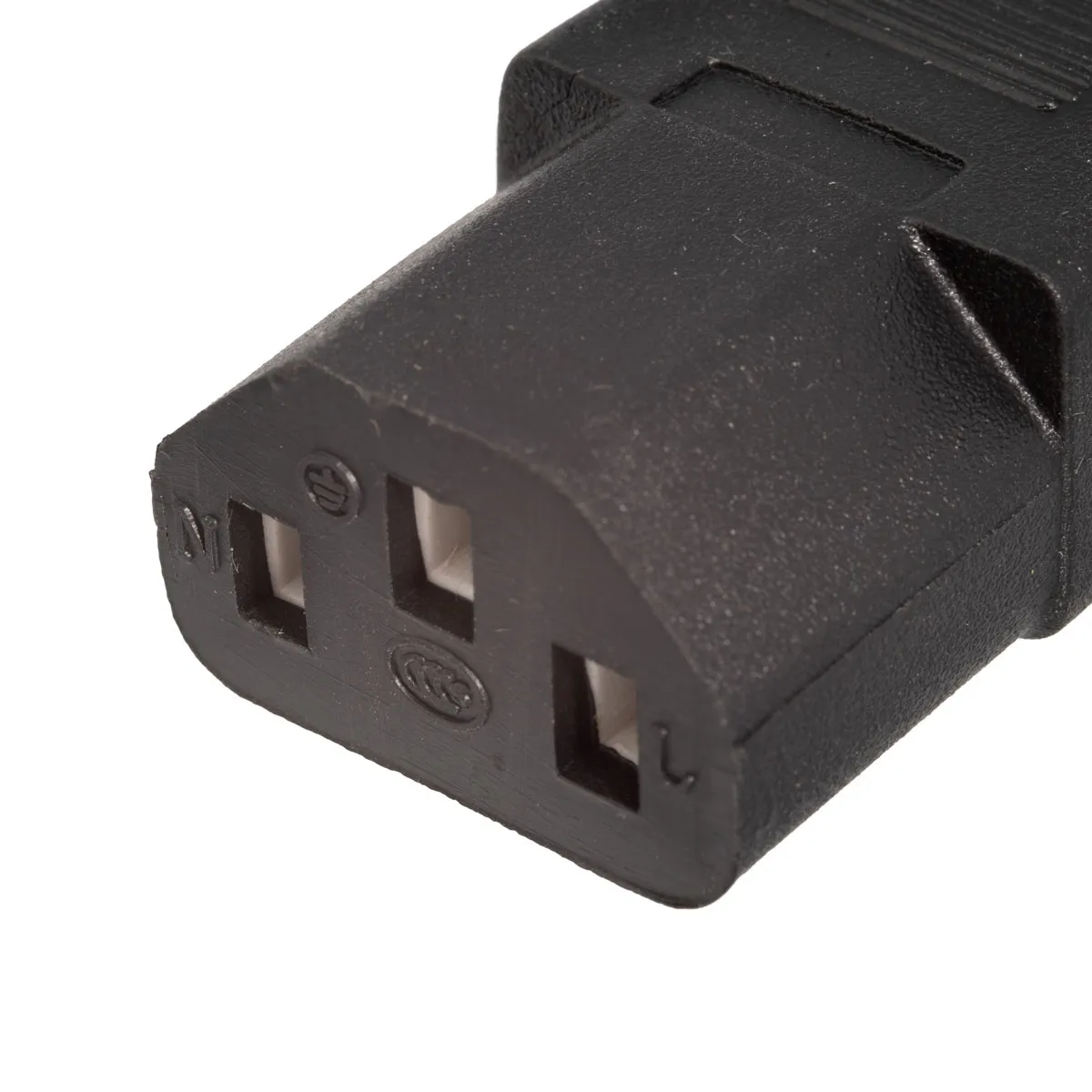 Cable de Alimentación Schuko Macho a IEC C13, Color Negro, 3 Metros — imagen 6