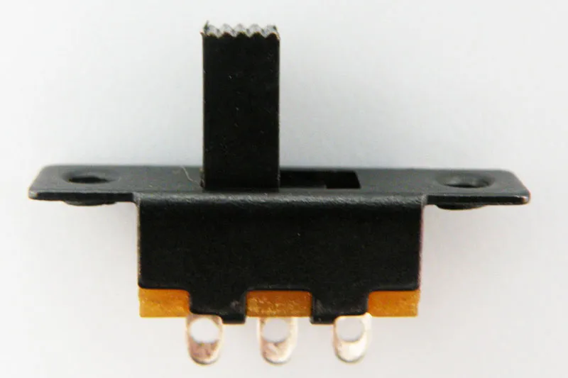 Interruptor deslizante ON-ON (1P2T) compacto para PCB