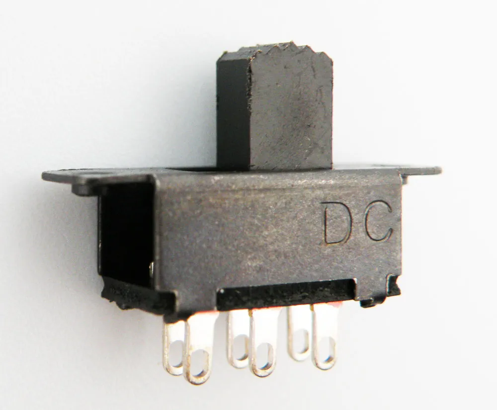 Interruptor deslizante ON-ON (2P2T) compacto para PCB de 6 pines
