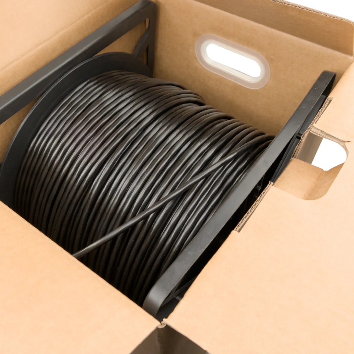 UTP Cat.6 CU (100% Cobre) Exterior 305m, negro, rigido, Pull Box con bobina interna — imagen 2
